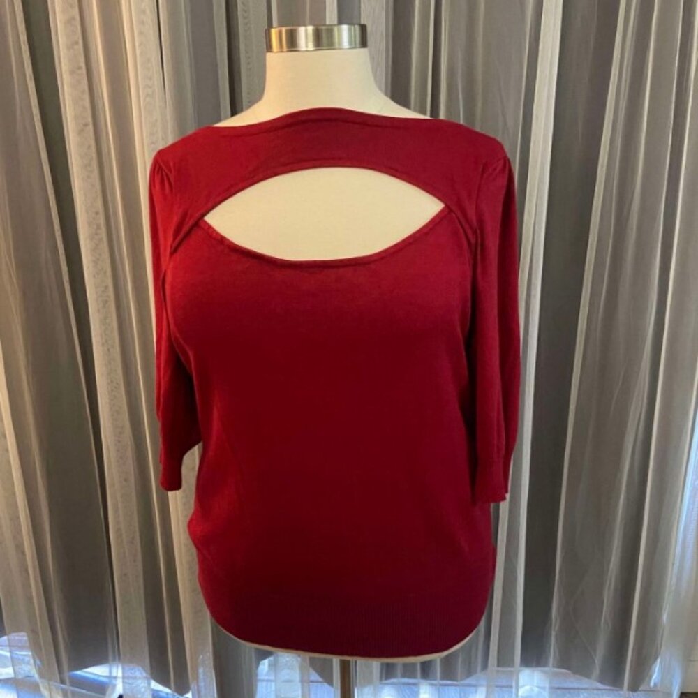 Torrid size 3 red Key hole sweater